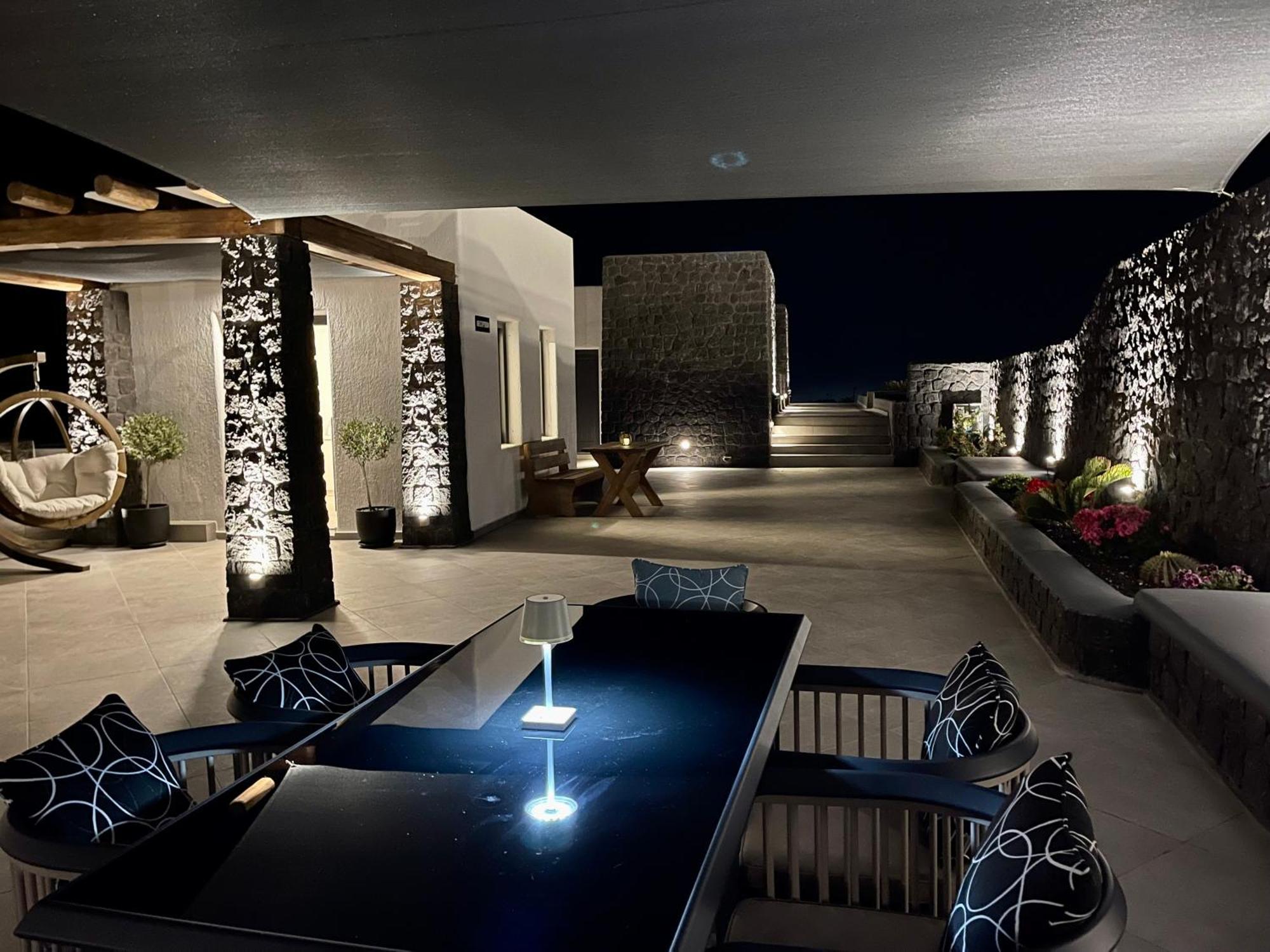 Brilliance Suites (Adults Only) Imerovígli Eksteriør bilde
